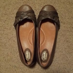 Clark's flat shoes